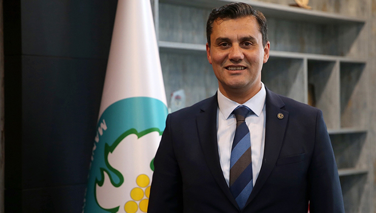 Manisa Büyükşehir Belediye Başkanı Ferdi Zeyrek hayatını kaybetti