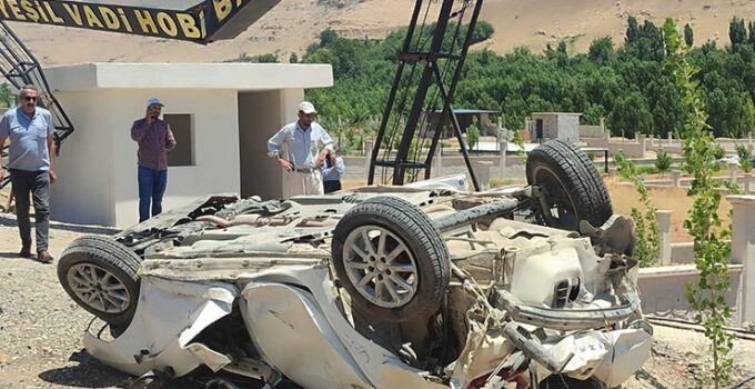 Mardin’de kontrolden çıkan otomobil şarampole yuvarlandı: 1 ölü, 1 yaralı