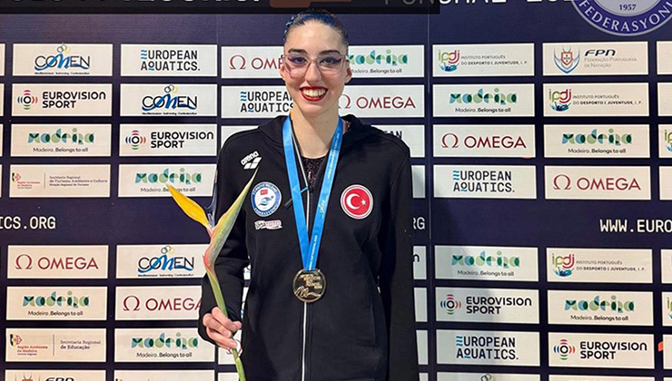 Milli yüzücü Selin Hürmeriç’ten Portekiz’deki kupada altın madalya