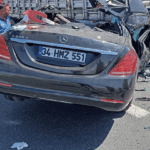 Otomobil TIR’a arkadan çarptı: 2 ölü, 1 yaralı