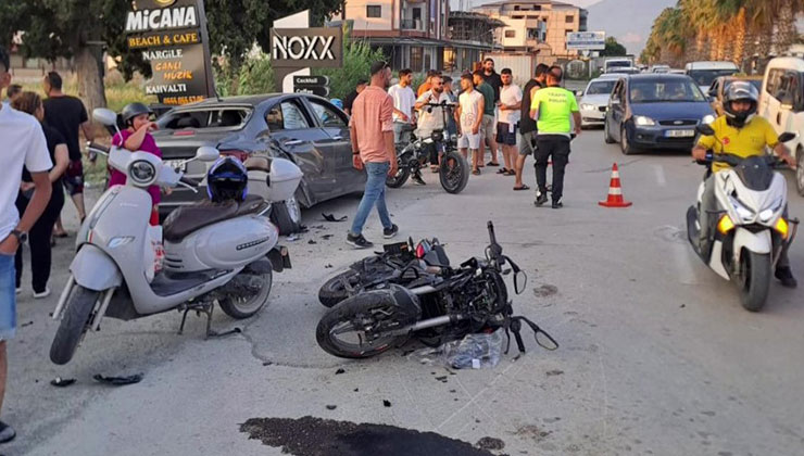 Otomobile ok gibi saplanan motosikletteki 1 kişi öldü, 1 kişi yaralandı