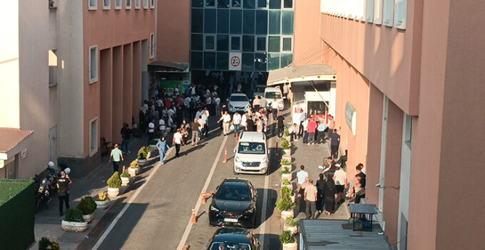Otomobilin şarampole devrildiği kazada kız kardeş öldü, ağabeyi yaralandı