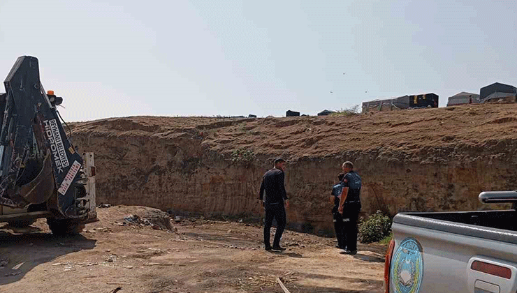 Reyhanlı’da açık alana bırakılan kurban atıkları temizlendi