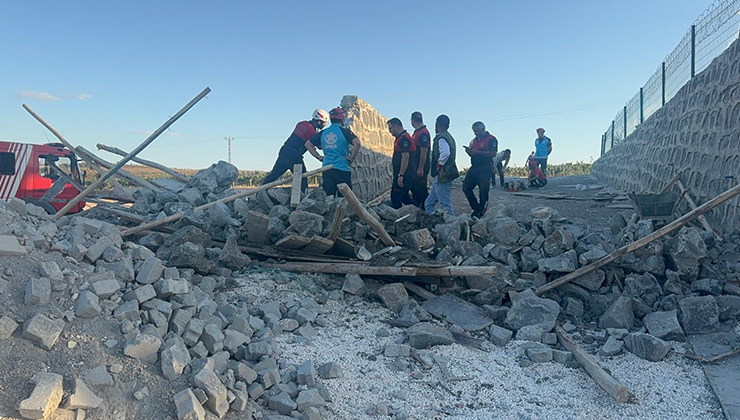 Şanlıurfa’da istinat duvarı çöktü; 4 işçi yaralandı