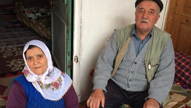 Sivas’ta devrilen traktördeki çift, öldü