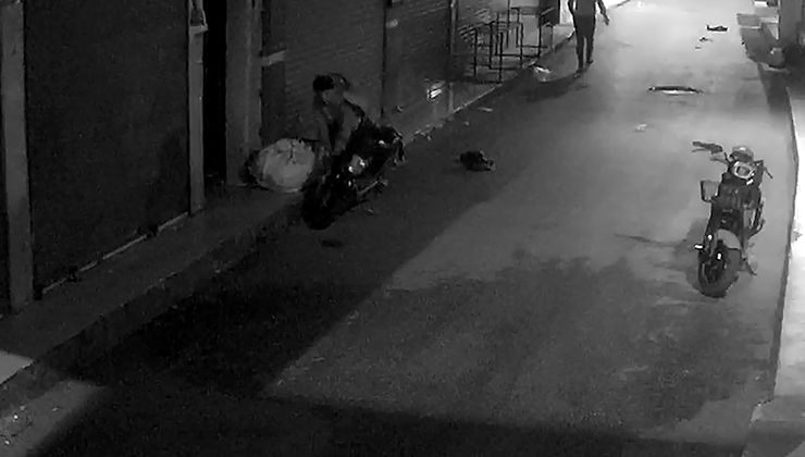 Sokak sokak gezip 1 ayda 7 elektrikli bisiklet ile 2 motosiklet çaldılar