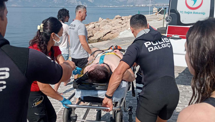SUP board yaparken denizde fenalaşıp, boğulma tehlikesi geçirdi
