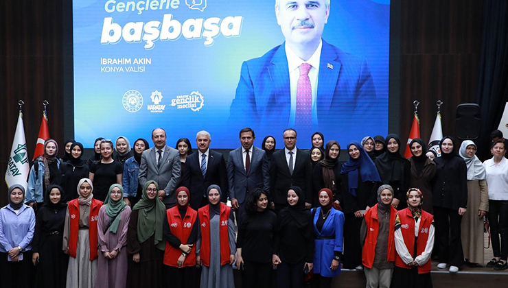 Vali Akın Karataylı gençlerle buluştu