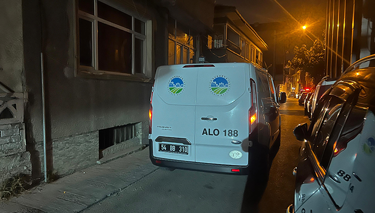 Yayılan koku ile ortaya çıktı; yalnız yaşadığı evinde ölü bulundu