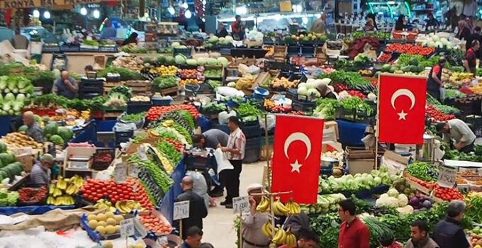 Yaz bereketi tezgahlara yansıdı