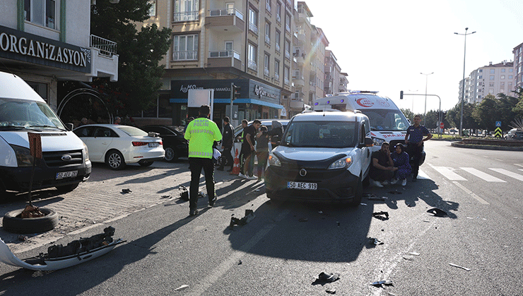 Yola kontrolsüz çıkan sürücü kazaya neden oldu: 3 yaralı