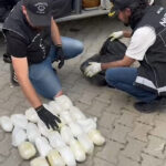 Yolcu valizinden 13 kilo metamfetamin çıktı