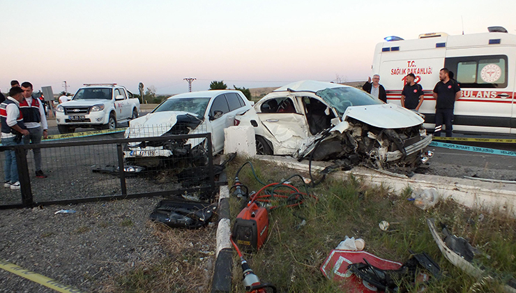 Yozgat’ta iki otomobil çarpıştı; 2 ölü, 1 yaralı