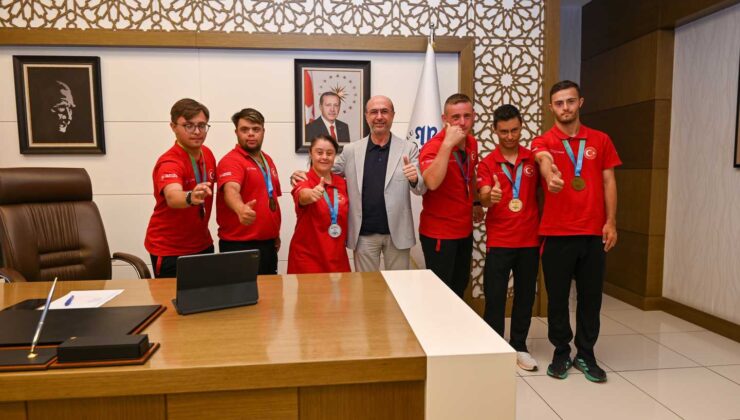Avrupa şampiyonlarından Başkan Pekyatırmacı’ya ziyaret