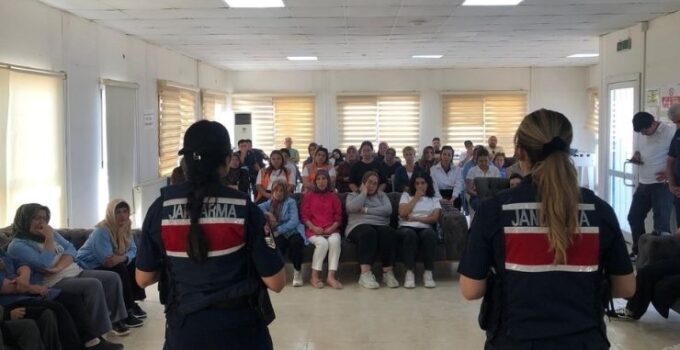 Jandarmadan kadınlara KADES eğitimi