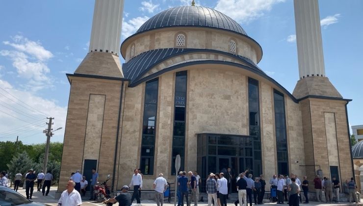 Kulu’da yapımı tamamlanan camide ilk Cuma Namazı kılındı