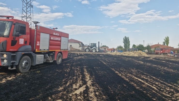Çorum’da elektrik direğinden çıkan kıvılcım yangına sebep oldu