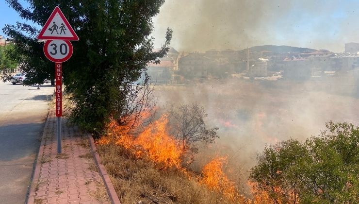 Konya’da çıkan yangın, bahçelere ulaşmadan söndürüldü