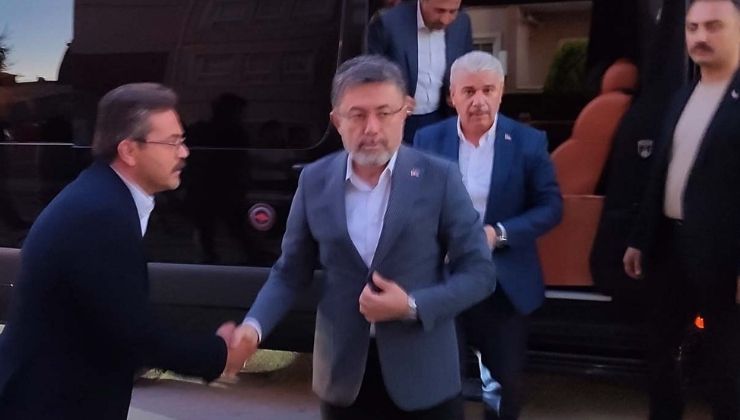 Bakan Yumaklı, şehit dozer operatörünün ailesini ziyaret etti