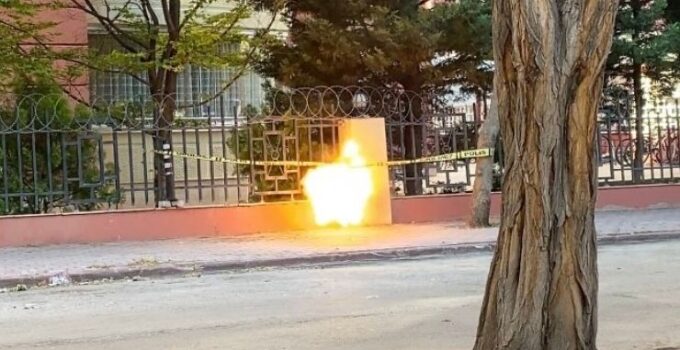 Konya’da şüpheli çanta alarmı: Fünye ile patlatıldı