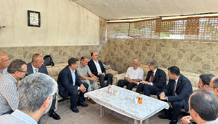 Ak Parti Genel Başkan Yardımcısı Demir, Şehit Muharrem Can’ın ailesini ziyaret etti