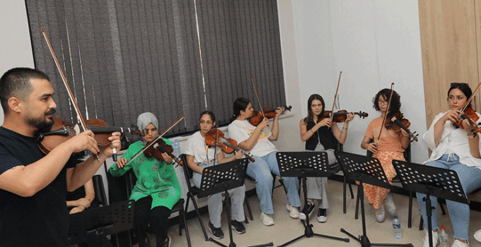 Ali Ulvi Kurucu Gençlik Merkezinde yaz kurslarına yoğun ilgi