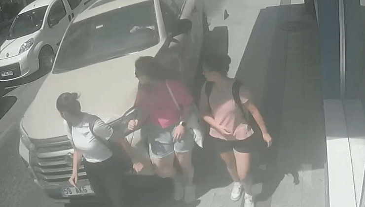 Alkollü sürücü kaldırımda yürüyen yayalara çarptı: 2 yaralı