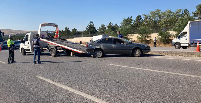 Ankara’da arızalanan otobüse kamyonet çarptı: 2 ölü, 1 ağır yaralı
