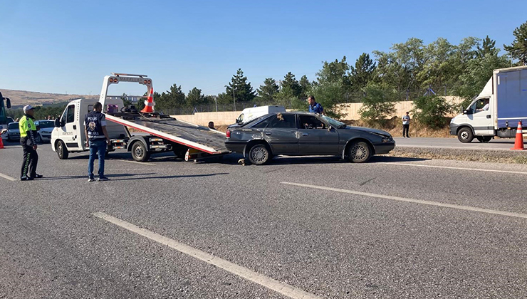 Ankara’da arızalanan otobüse kamyonet çarptı: 2 ölü, 1 ağır yaralı