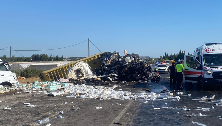 Antalya’da iki tır çarpıştı: 1 ölü, 1 yaralı