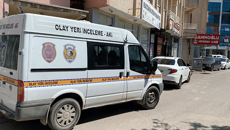 Balkondan düşen down sendromlu küçük çocuk ağır yaralandı