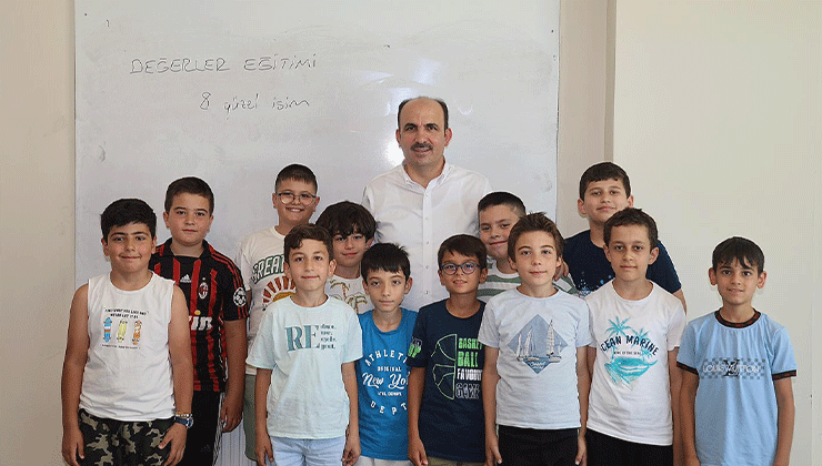 Başkan Altay, ‘Genç KOMEK Yaz Okulu’na katılan öğrencilerle buluştu