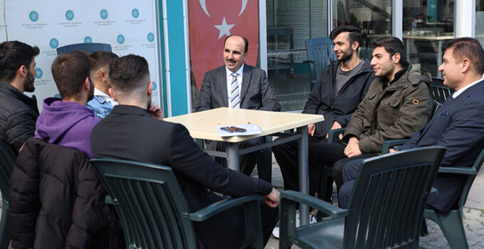 Başkan Altay, üniversite tercihi yapacak gençleri huzur şehri Konya’ya davet etti