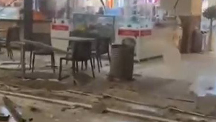 Beylikdüzü’nde AVM’nin yemek katının asma tavanı çöktü: 1 kişi yaralandı