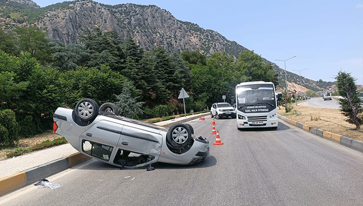 Bordür taşına çarpıp takla attı: 1 yaralı