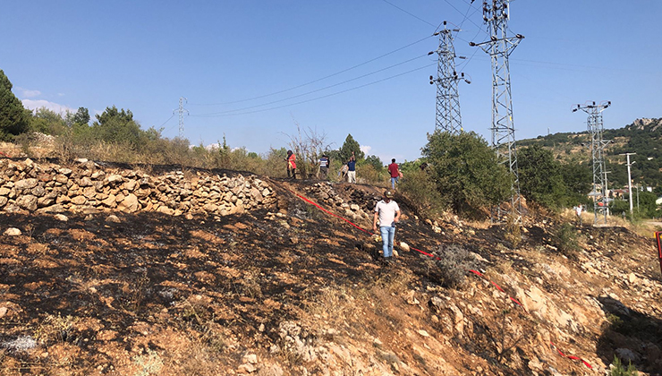 Bozkır’da otluk alanda çıkan yangın paniğe neden oldu