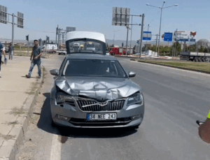 Çorum’da iki otomobil çarpıştı: 3 yaralı
