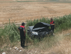 Çorum’da otomobil şarampole uçtu:2 yaralı
