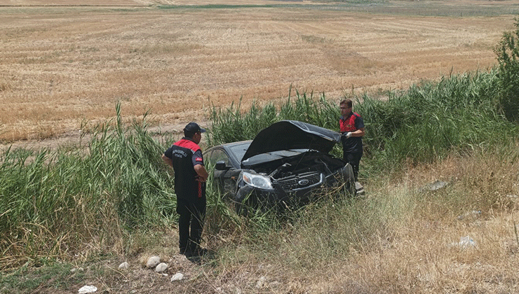 Çorum’da otomobil şarampole uçtu:2 yaralı