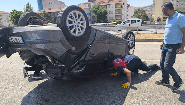 Çorum’da üç aracın karıştığı zincirleme kazada 1’i çocuk 8 kişi yaralandı