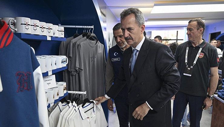 Cumhurbaşkanlığı Savunma Sanayii Başkanı Haluk Görgün, Vakıf Mağaza’yı ziyaret etti