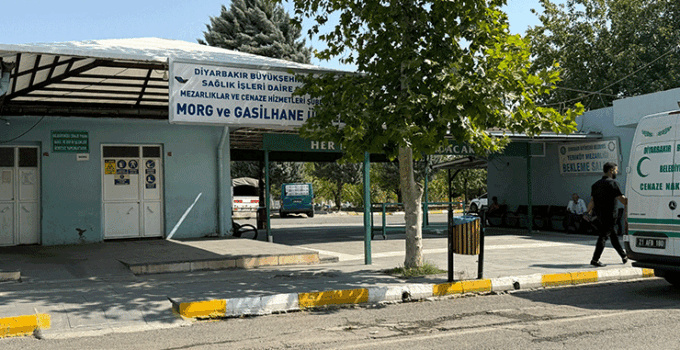 Diyarbakır’da 19 yaşındaki kadın silahlı saldırıda hayatını kaybetti