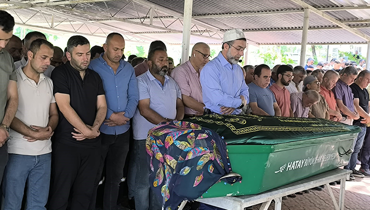 Doğum esnasında genç kadın vefat etti, evladı yaşama tutundu