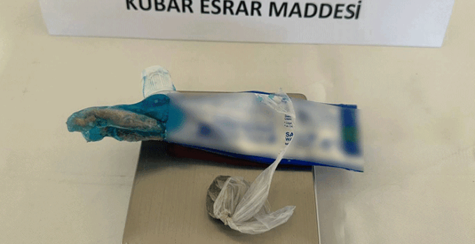 Elazığ’da diş macunu tüpünden esrar çıktı