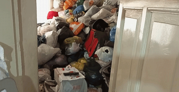 Evden 6 kamyon çöp çıktı