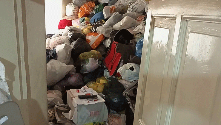 Evden 6 kamyon çöp çıktı
