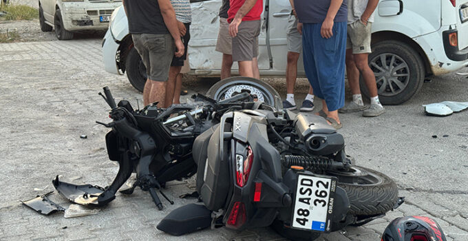 Fethiye’de motosiklet ile hafif ticari araç çarpıştı: 1 ölü