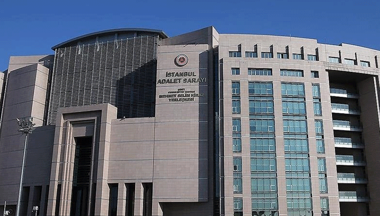 Hazreti Muhammed’in karikatür çizimini yayımlayan derginin yazı işleri müdürü için yakalama talimatı