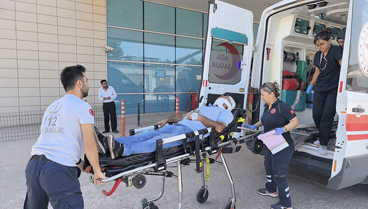 İnegöl’de minibüs bariyerlere çarptı