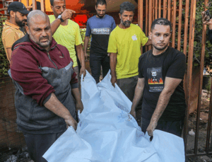 İsrail’in sabah saatlerinden bu yana Gazze’ye düzenlediği saldırılarda 15 Filistinli hayatını kaybetti
